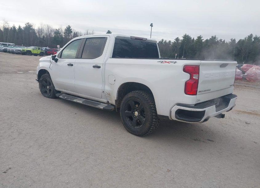 Photo 3 of 2020 Chevrolet Silverado 1500 4WD SHORT BED CUSTOM (VIN 3GCUYBEF7LG375029)