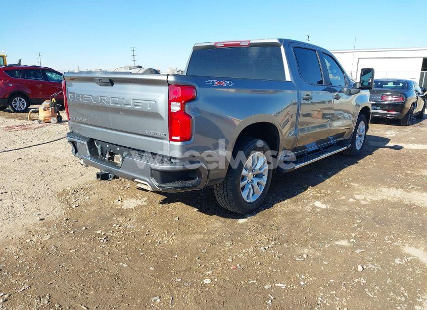 Photo 4 of 2020 Chevrolet Silverado 1500 4WD SHORT BED CUSTOM (VIN 3GCUYBEF9LG386274)