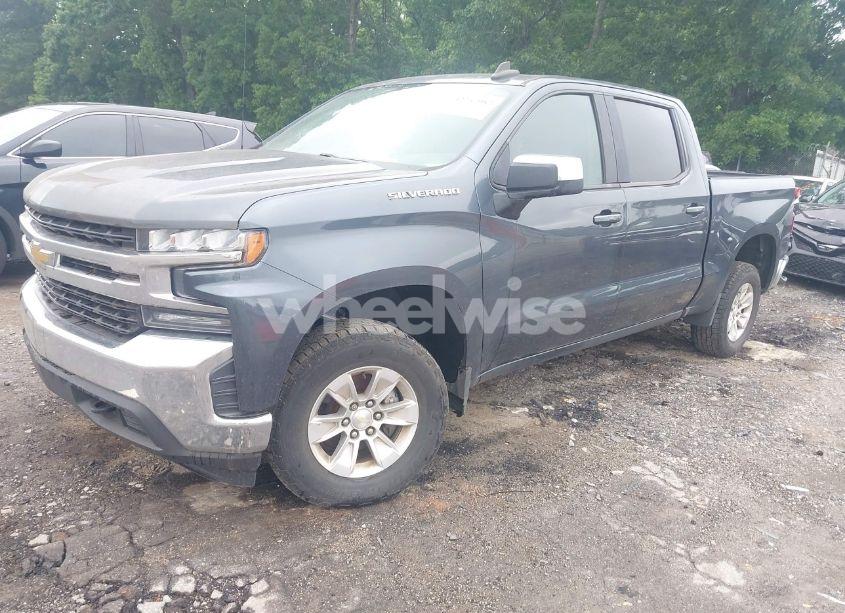 Photo 2 of 2019 Chevrolet Silverado 1500 LT (VIN 3GCUYDED0KG150511)