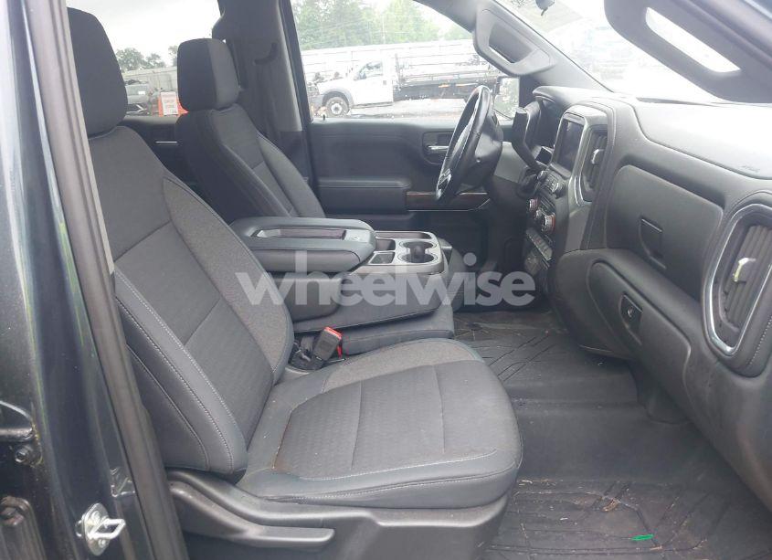 Photo 5 of 2019 Chevrolet Silverado 1500 LT (VIN 3GCUYDED0KG150511)