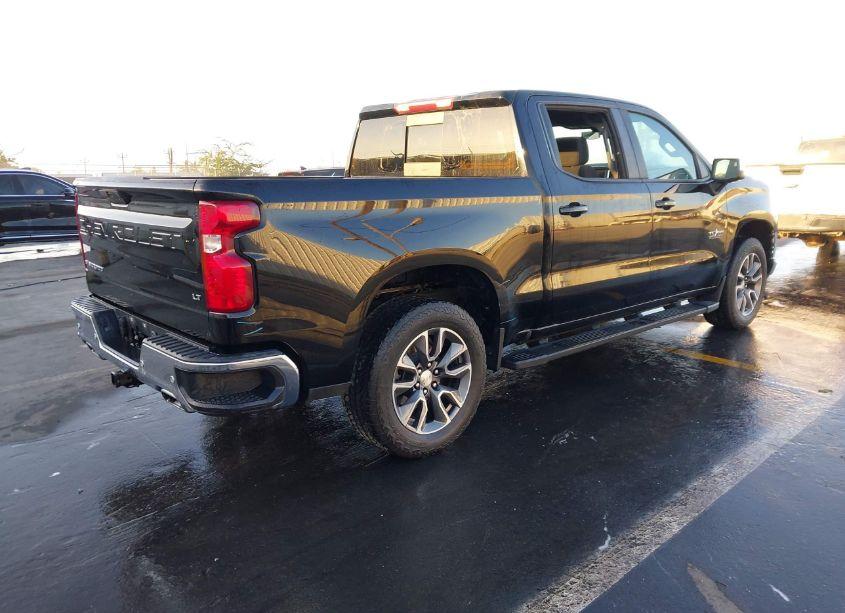 Photo 4 of 2021 Chevrolet Silverado 1500 4WD SHORT BED LT (VIN 3GCUYDED0MG154948)