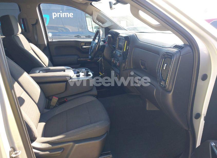 Photo 5 of 2021 Chevrolet Silverado 1500 4WD SHORT BED LT (VIN 3GCUYDED0MG380519)