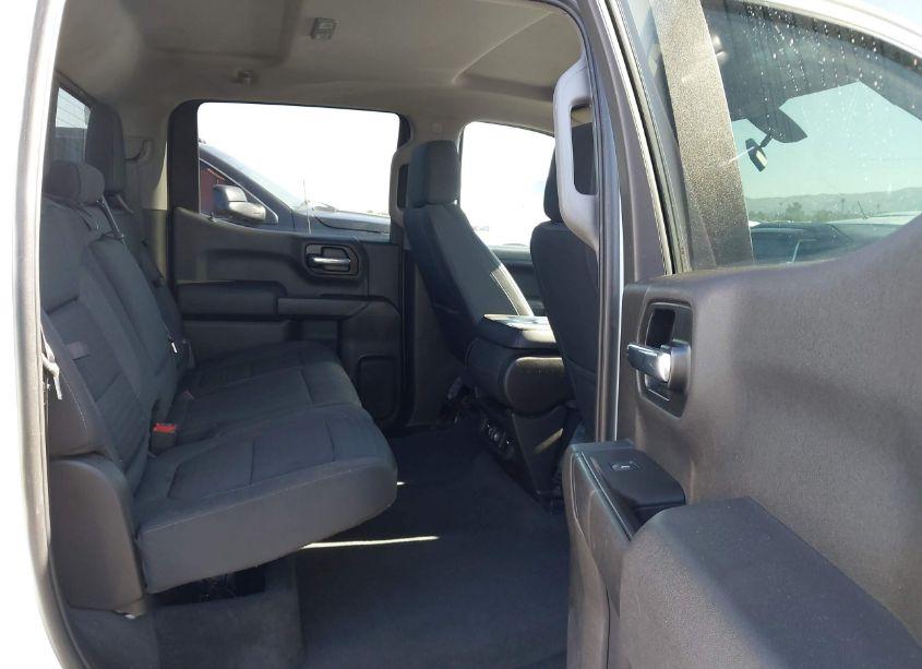 Photo 8 of 2019 Chevrolet Silverado 1500 LT (VIN 3GCUYDED1KG244347)