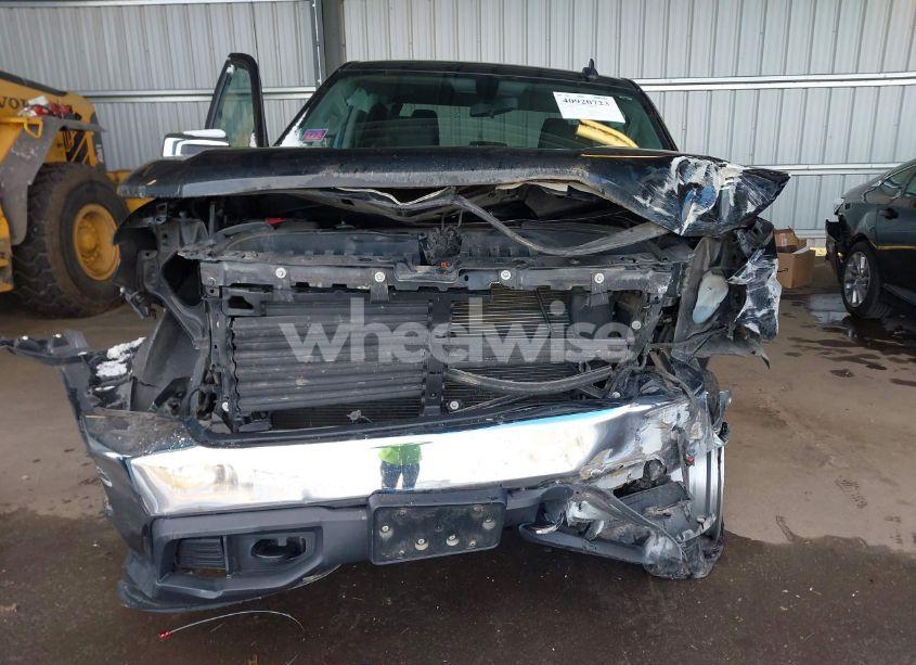 Photo 11 of 2019 Chevrolet Silverado 1500 LT (VIN 3GCUYDED1KG275615)