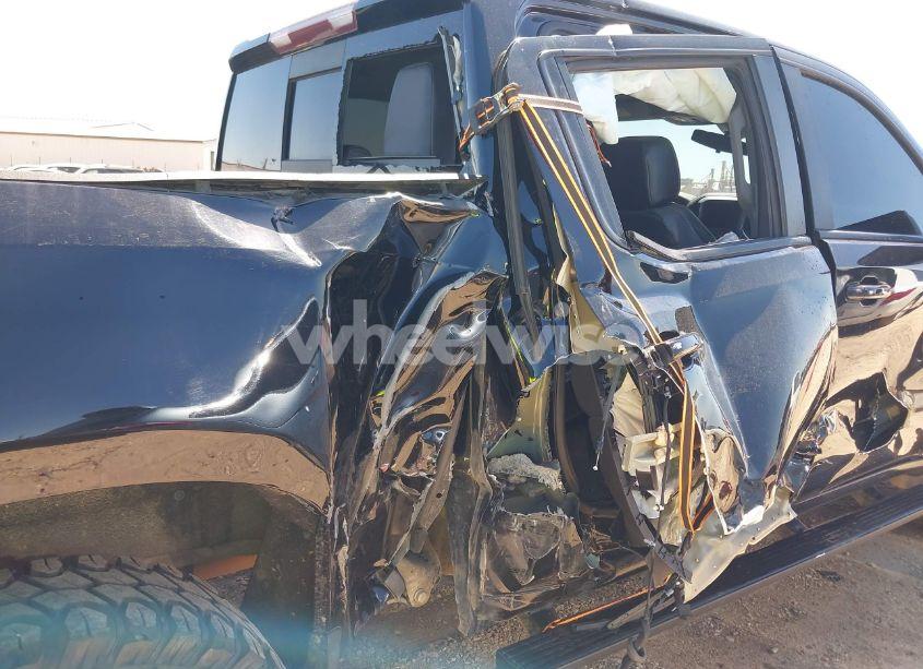 Photo 6 of 2019 Chevrolet Silverado 1500 LT (VIN 3GCUYDED2KG130003)