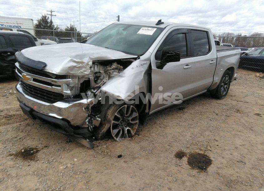 Photo 2 of 2020 Chevrolet Silverado 1500 4WD SHORT BED LT (VIN 3GCUYDED2LG121402)