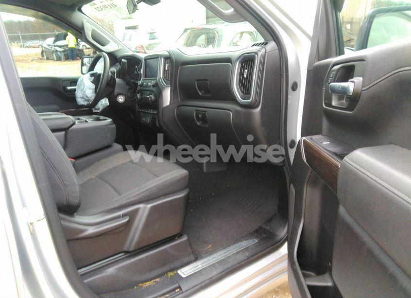 Photo 5 of 2020 Chevrolet Silverado 1500 4WD SHORT BED LT (VIN 3GCUYDED2LG121402)