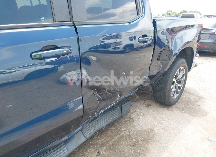 Photo 6 of 2021 Chevrolet Silverado 1500 4WD SHORT BED LT (VIN 3GCUYDED2MG439697)