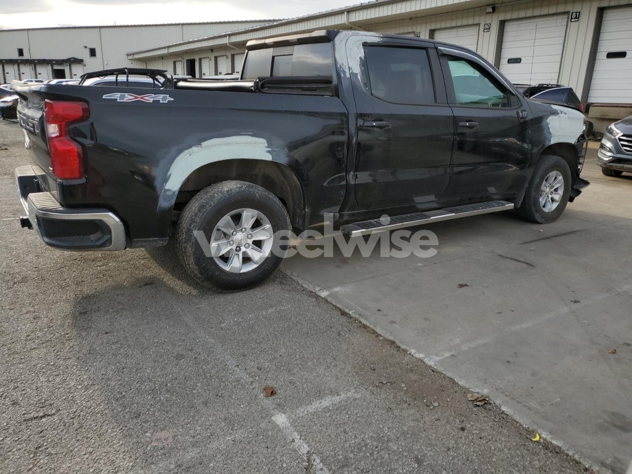 Photo 3 of 2019 CHEVROLET SILVERADO K1500 LT (VIN 3GCUYDED4KG115650)