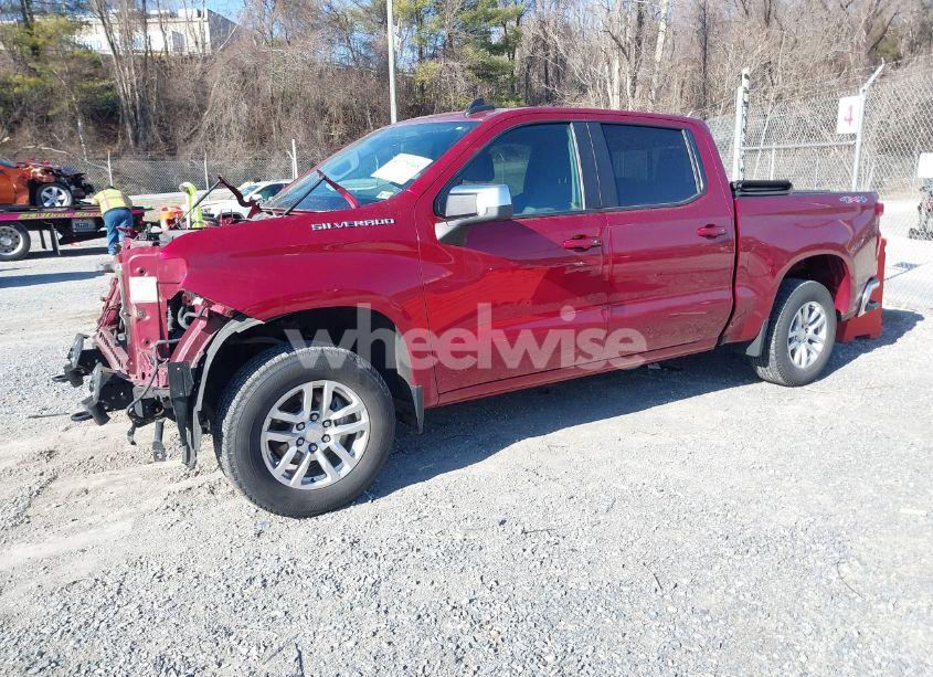 Photo 2 of 2019 Chevrolet Silverado 1500 LT (VIN 3GCUYDED4KG280372)