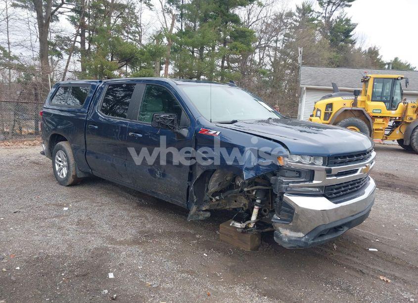 2020 Chevrolet Silverado 1500 4WD SHORT BED LT (VIN 3GCUYDED4LG339566) main photo