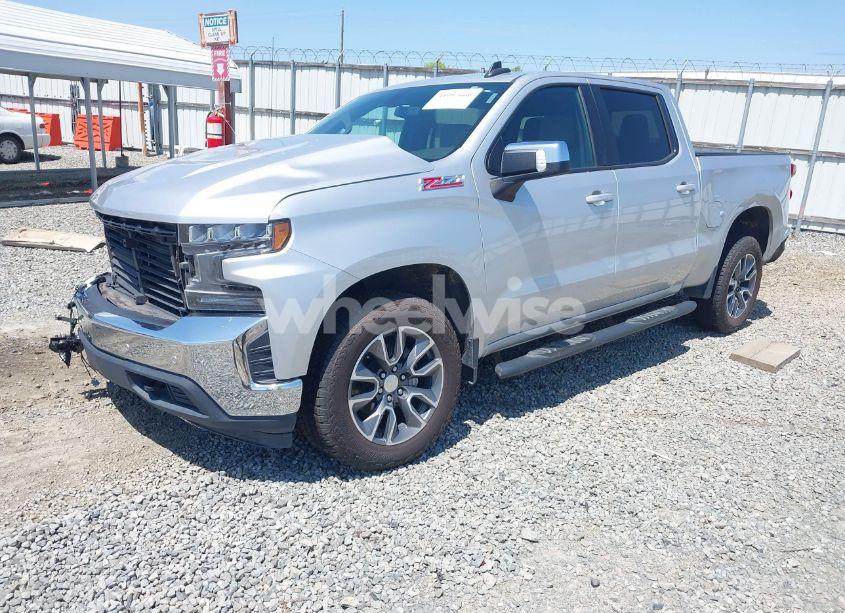 Photo 2 of 2020 Chevrolet Silverado 1500 4WD SHORT BED LT (VIN 3GCUYDED4LG404805)