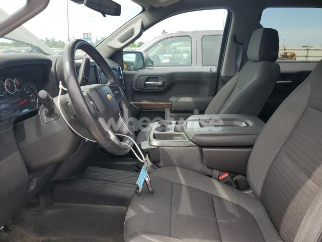 Photo 5 of 2019 CHEVROLET SILVERADO K1500 LT (VIN 3GCUYDED5KG171435)