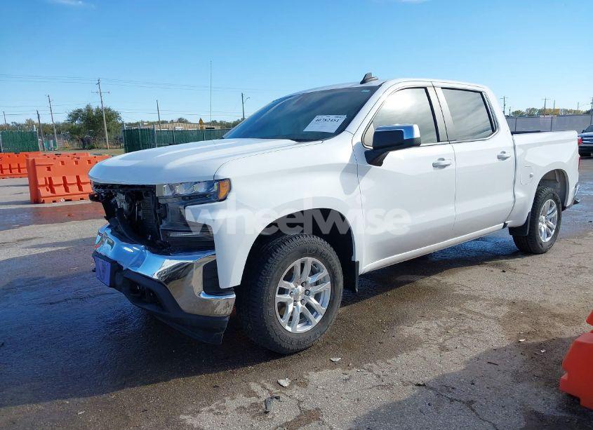 Photo 2 of 2020 Chevrolet Silverado 1500 4WD SHORT BED LT (VIN 3GCUYDED5LG243168)