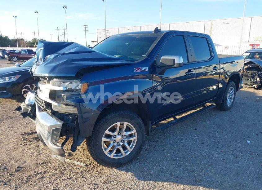 Photo 2 of 2021 Chevrolet Silverado 1500 4WD SHORT BED LT (VIN 3GCUYDED5MG226677)