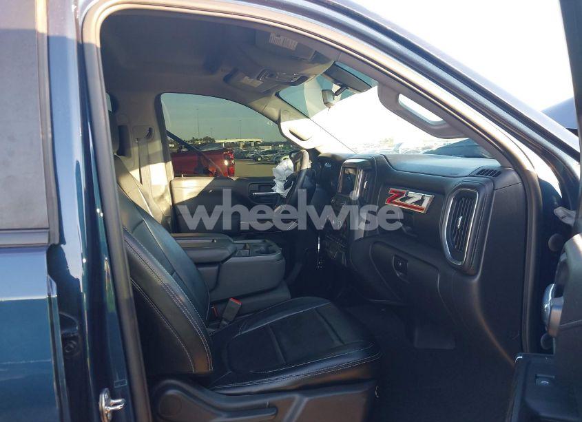 Photo 5 of 2021 Chevrolet Silverado 1500 4WD SHORT BED LT (VIN 3GCUYDED5MG226677)