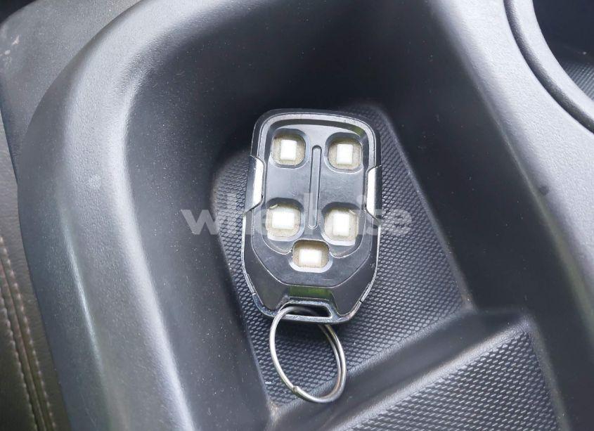 Photo 11 of 2019 Chevrolet Silverado 1500 LT (VIN 3GCUYDED6KG131283)