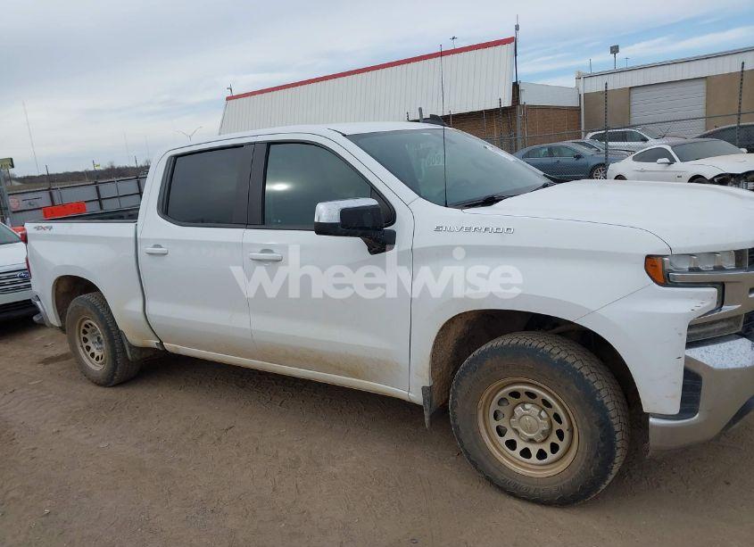 Photo 13 of 2019 Chevrolet Silverado 1500 LT (VIN 3GCUYDED6KG202711)
