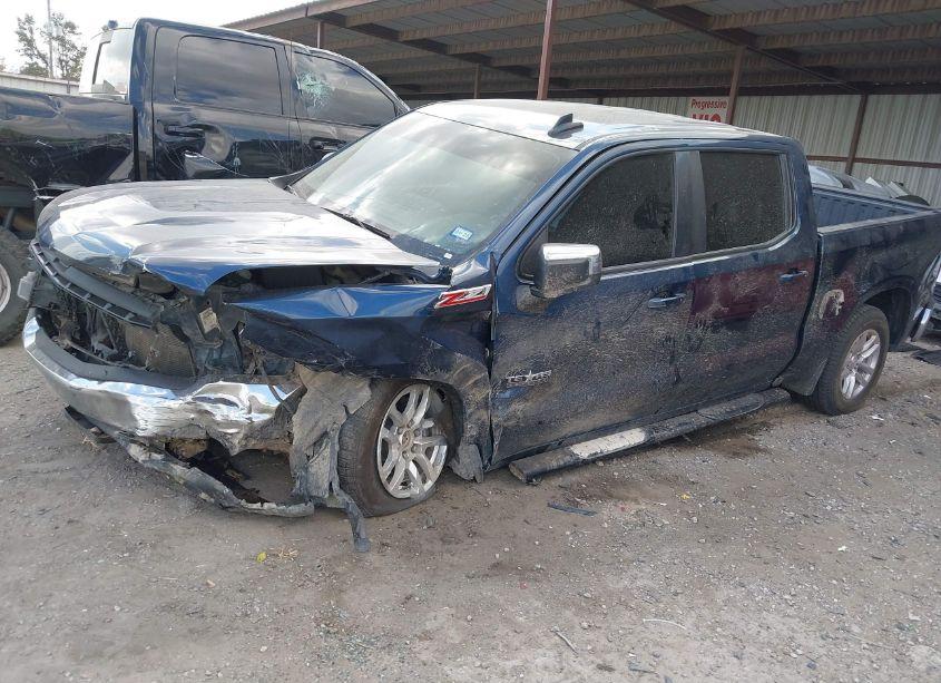 Photo 2 of 2019 Chevrolet Silverado 1500 LT (VIN 3GCUYDED7KG156578)