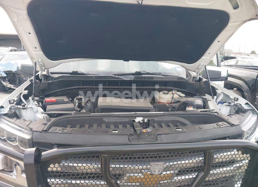 Photo 10 of 2019 Chevrolet Silverado 1500 LT (VIN 3GCUYDED7KG156676)