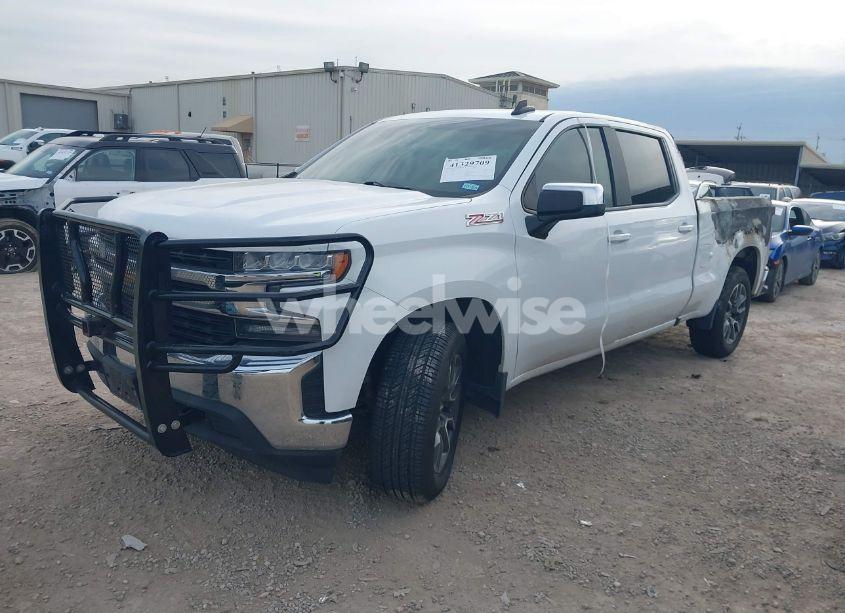 Photo 2 of 2019 Chevrolet Silverado 1500 LT (VIN 3GCUYDED7KG156676)