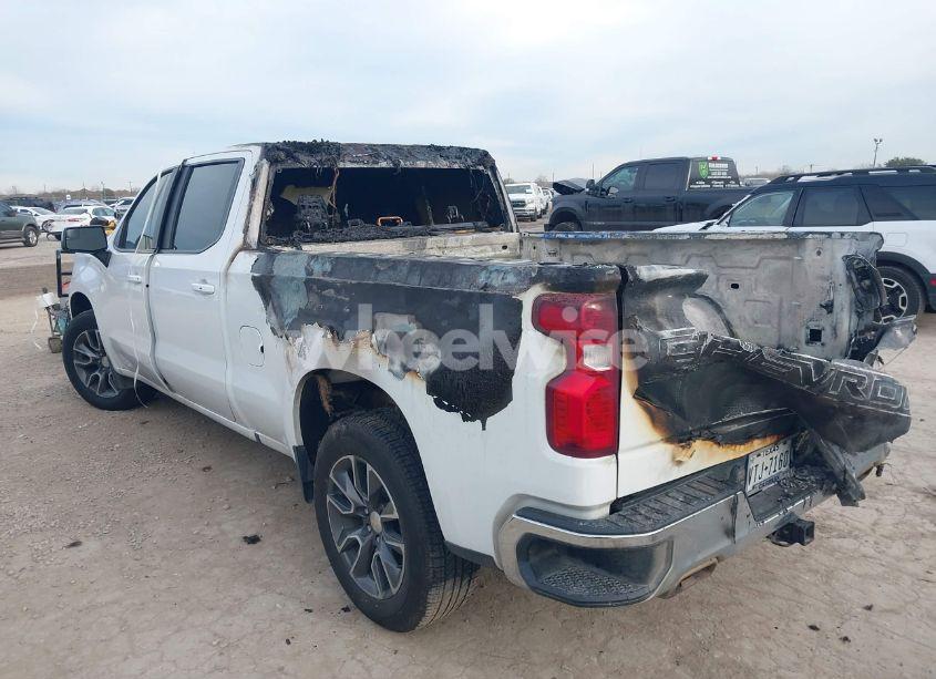 Photo 3 of 2019 Chevrolet Silverado 1500 LT (VIN 3GCUYDED7KG156676)