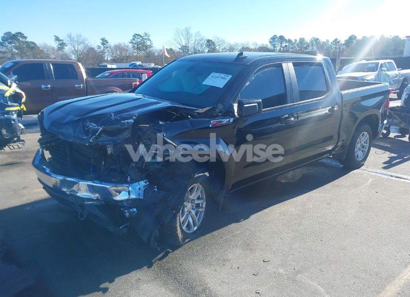 Photo 2 of 2019 Chevrolet Silverado 1500 LT (VIN 3GCUYDED7KG278745)
