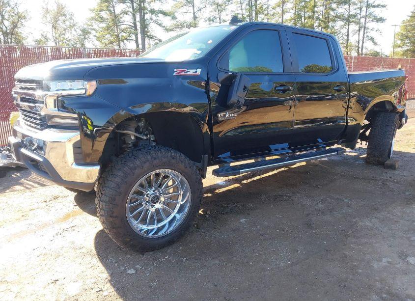Photo 2 of 2020 Chevrolet Silverado 1500 4WD SHORT BED LT (VIN 3GCUYDED7LG152547)