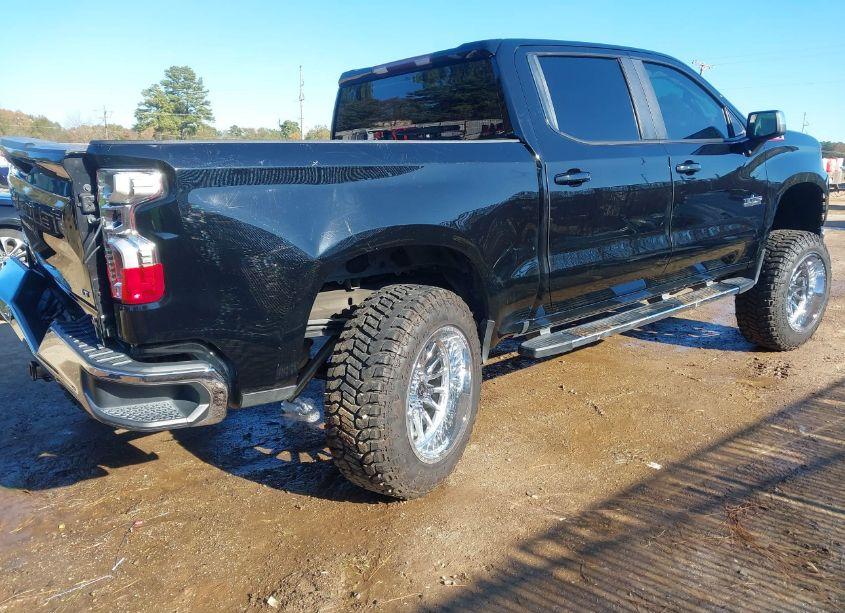 Photo 4 of 2020 Chevrolet Silverado 1500 4WD SHORT BED LT (VIN 3GCUYDED7LG152547)