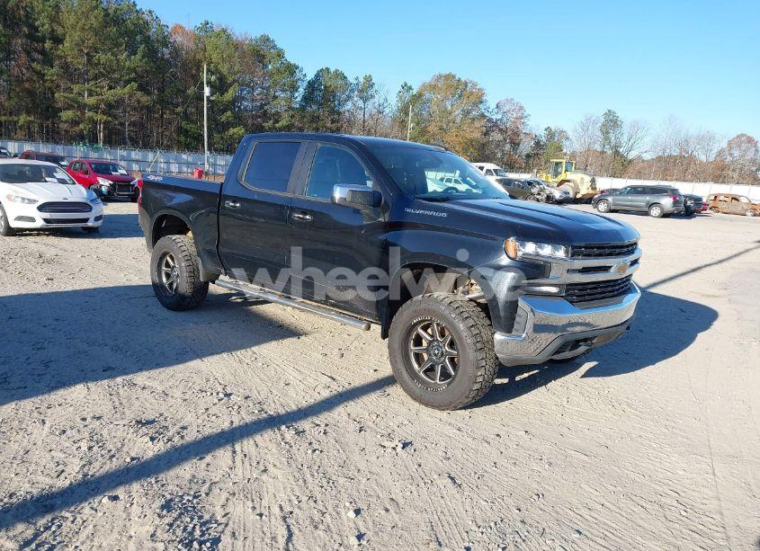 2020 Chevrolet Silverado 1500 4WD SHORT BED LT (VIN 3GCUYDED7LG270565) main photo