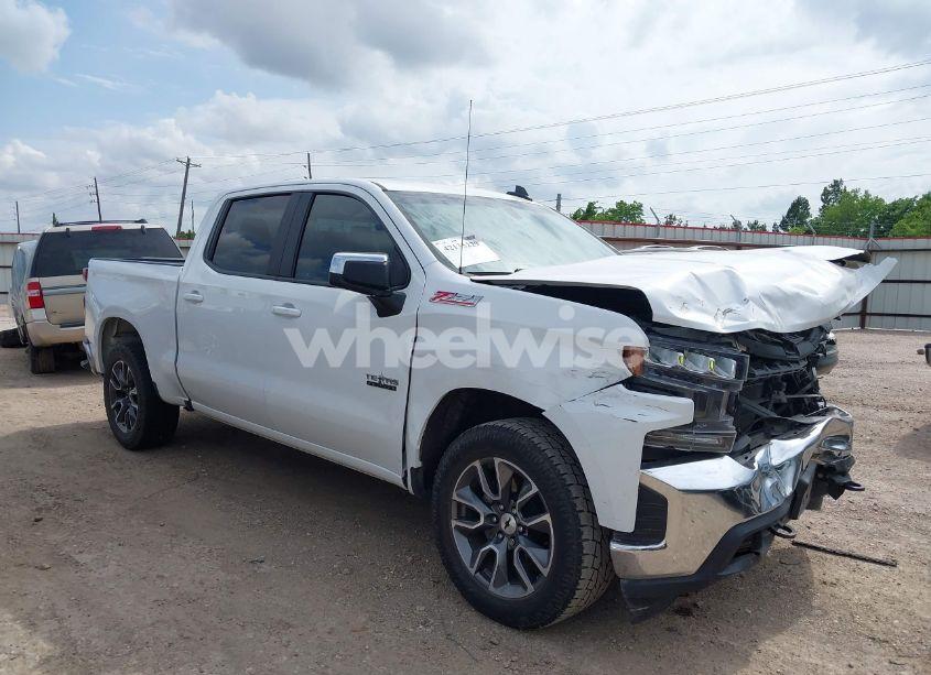 2020 Chevrolet Silverado 1500 4WD SHORT BED LT (VIN 3GCUYDED7LG274258) main photo