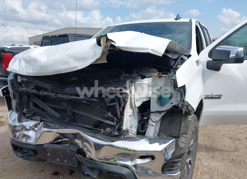 Photo 6 of 2020 Chevrolet Silverado 1500 4WD SHORT BED LT (VIN 3GCUYDED7LG274258)