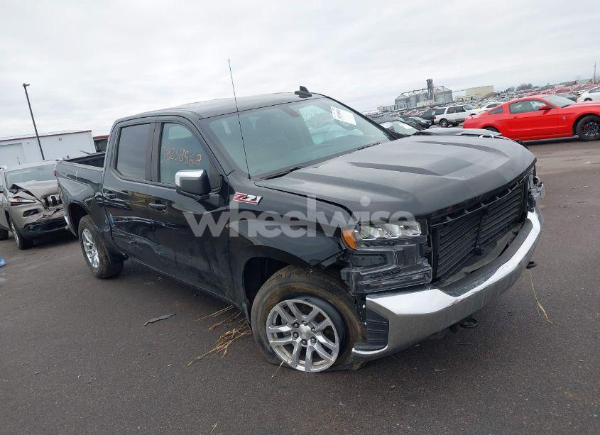 2019 Chevrolet Silverado 1500 LT (VIN 3GCUYDED8KG137912) main photo