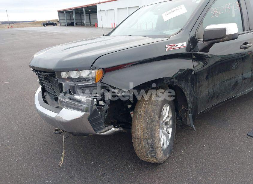 Photo 6 of 2019 Chevrolet Silverado 1500 LT (VIN 3GCUYDED8KG137912)
