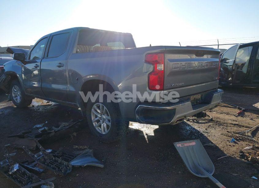 Photo 3 of 2020 Chevrolet Silverado 1500 4WD SHORT BED LT (VIN 3GCUYDED8LG280506)