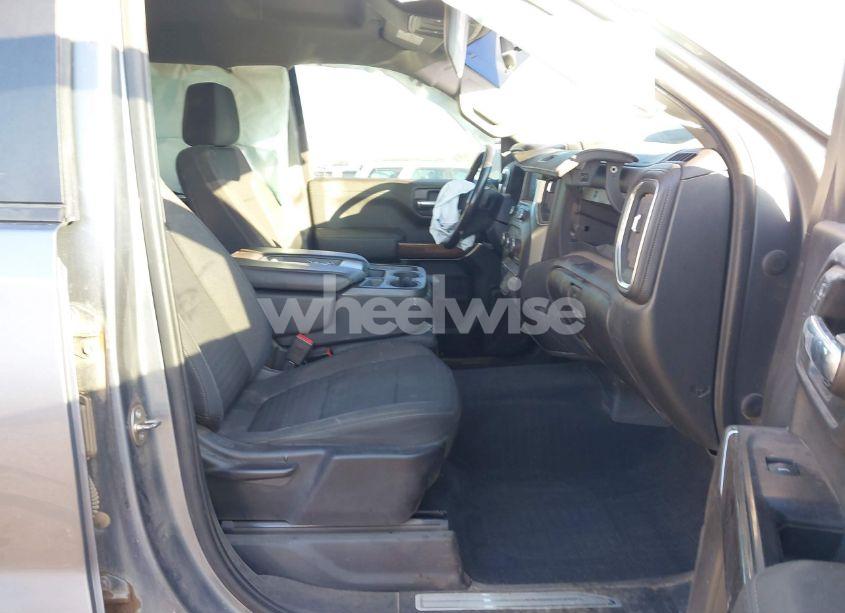 Photo 5 of 2020 Chevrolet Silverado 1500 4WD SHORT BED LT (VIN 3GCUYDED8LG280506)