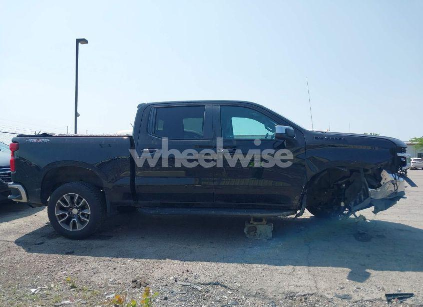 Photo 13 of 2020 Chevrolet Silverado 1500 4WD SHORT BED LT (VIN 3GCUYDED8LG320227)