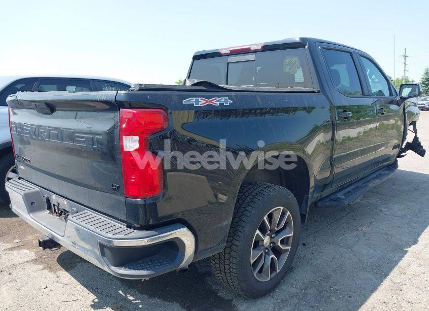 Photo 4 of 2020 Chevrolet Silverado 1500 4WD SHORT BED LT (VIN 3GCUYDED8LG320227)