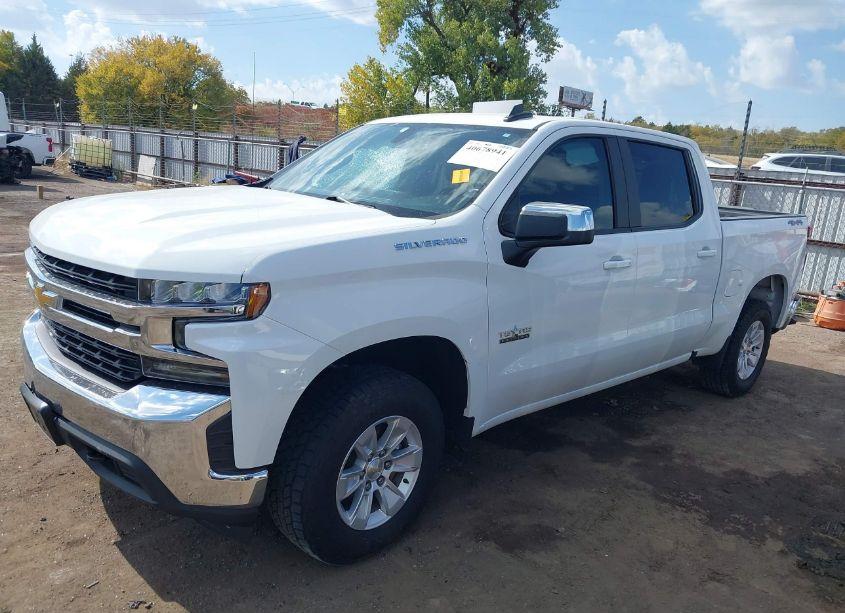 Photo 2 of 2020 Chevrolet Silverado 1500 4WD SHORT BED LT (VIN 3GCUYDED9LG205233)