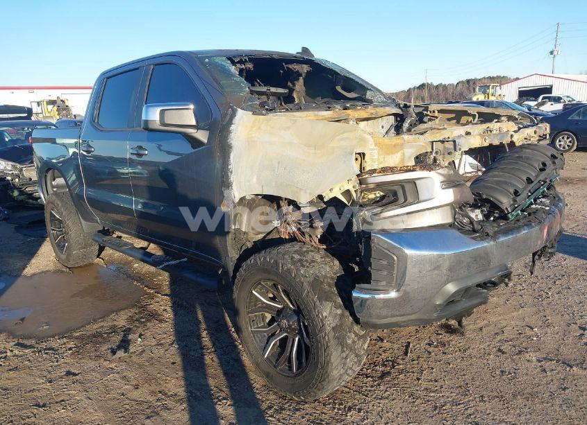 2020 Chevrolet Silverado 1500 4WD SHORT BED LT (VIN 3GCUYDED9LG445799) main photo