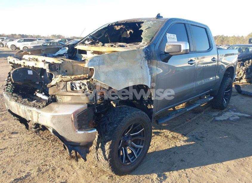 Photo 2 of 2020 Chevrolet Silverado 1500 4WD SHORT BED LT (VIN 3GCUYDED9LG445799)