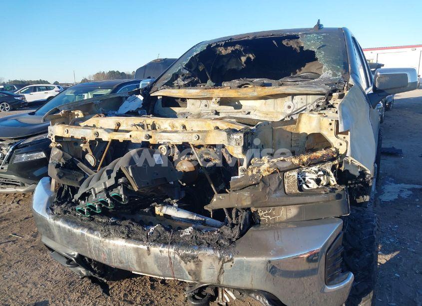 Photo 6 of 2020 Chevrolet Silverado 1500 4WD SHORT BED LT (VIN 3GCUYDED9LG445799)