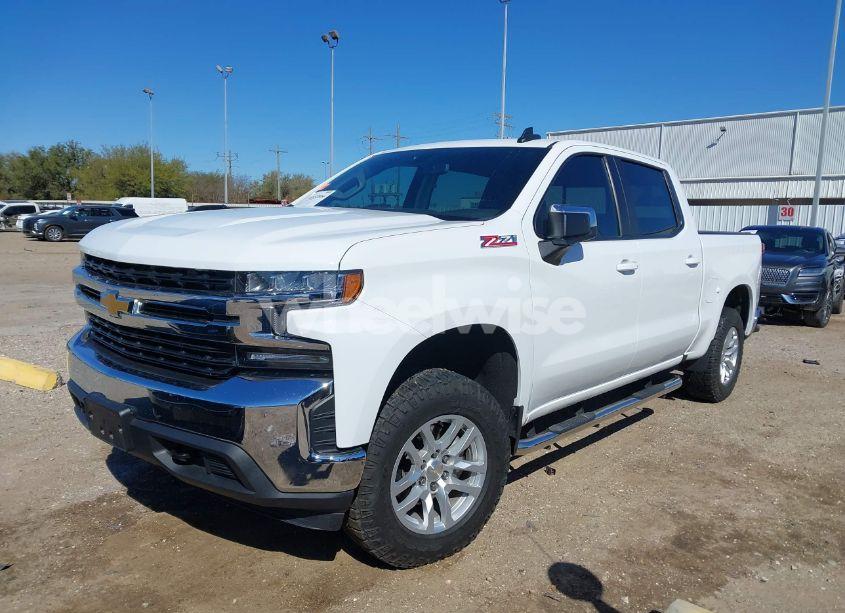 Photo 2 of 2021 Chevrolet Silverado 1500 4WD SHORT BED LT (VIN 3GCUYDED9MG439695)