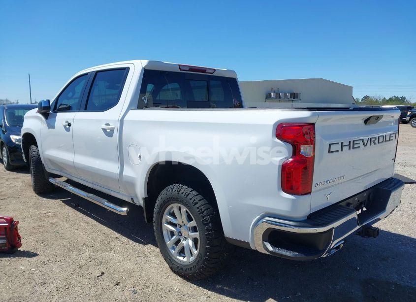 Photo 3 of 2021 Chevrolet Silverado 1500 4WD SHORT BED LT (VIN 3GCUYDED9MG439695)