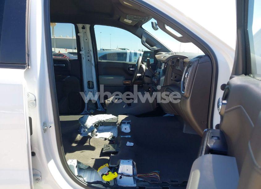 Photo 5 of 2021 Chevrolet Silverado 1500 4WD SHORT BED LT (VIN 3GCUYDED9MG439695)