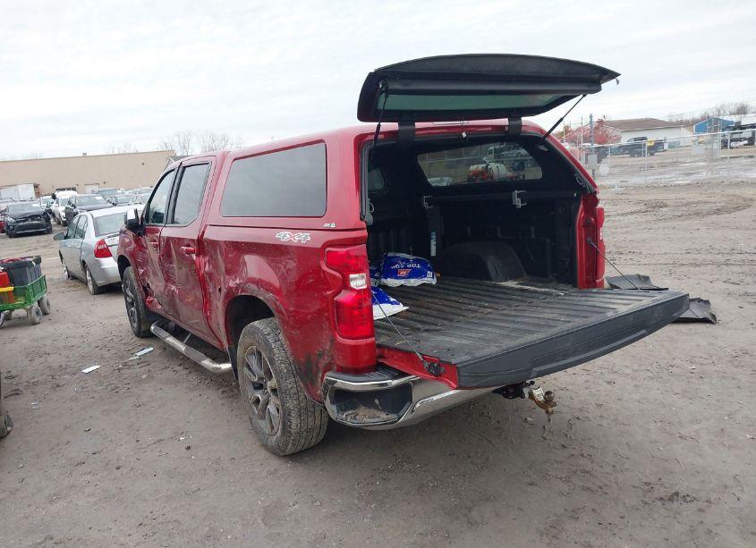Photo 3 of 2022 Chevrolet Silverado 1500 LTD 4WD SHORT BED LT (VIN 3GCUYDED9NG125756)