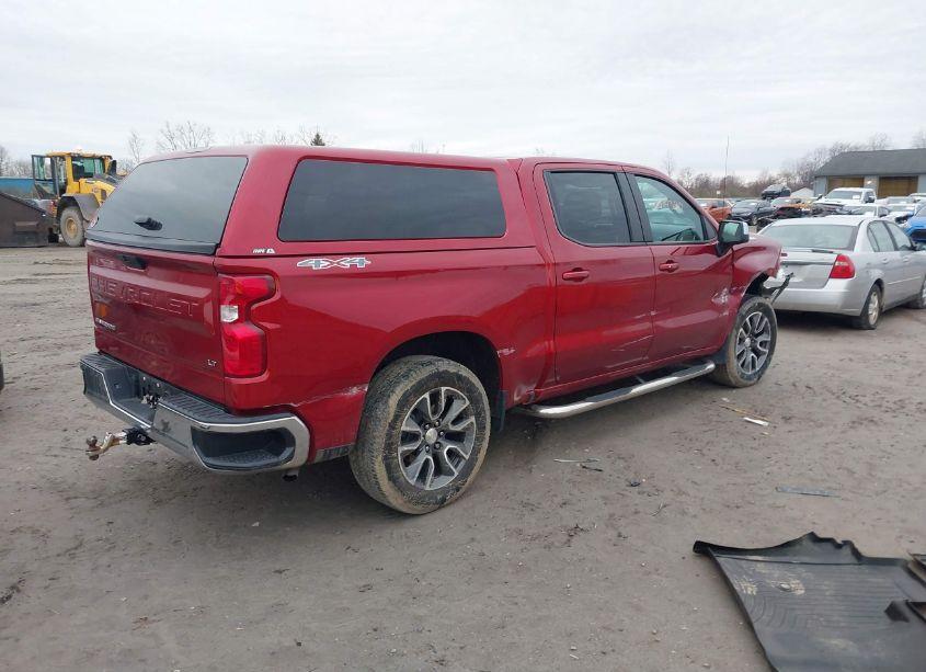Photo 4 of 2022 Chevrolet Silverado 1500 LTD 4WD SHORT BED LT (VIN 3GCUYDED9NG125756)