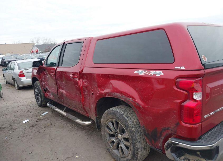Photo 6 of 2022 Chevrolet Silverado 1500 LTD 4WD SHORT BED LT (VIN 3GCUYDED9NG125756)