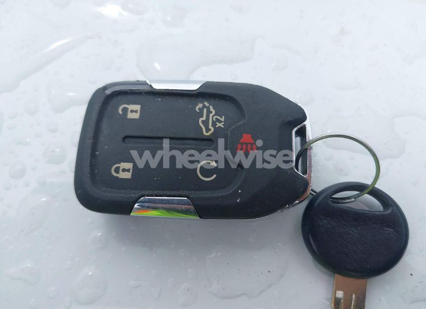 Photo 11 of 2019 Chevrolet Silverado 1500 LT (VIN 3GCUYDEDXKG191213)