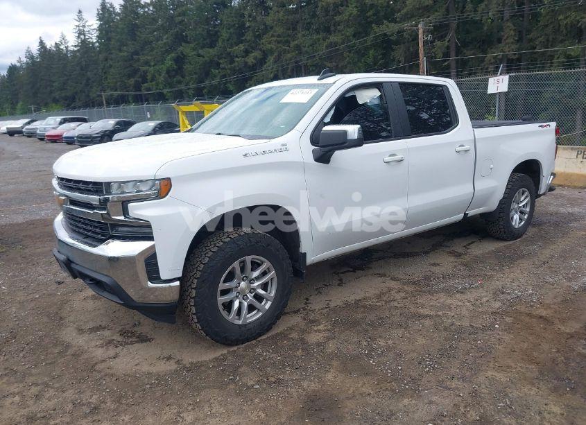 Photo 2 of 2019 Chevrolet Silverado 1500 LT (VIN 3GCUYDEDXKG191213)